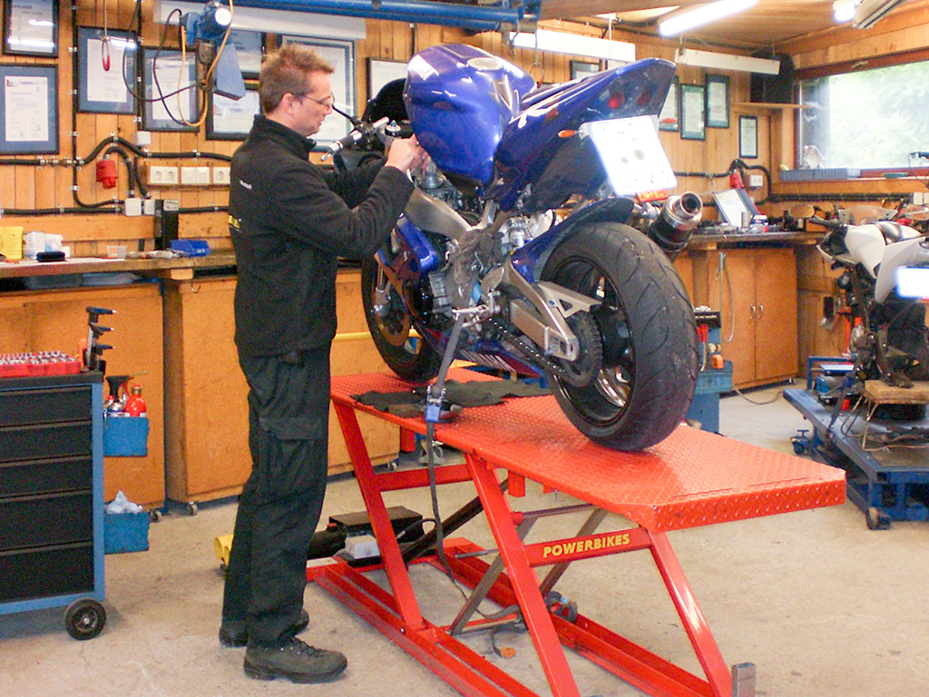 Zweiradmechanikermeister Andreas L&ouml;ffler